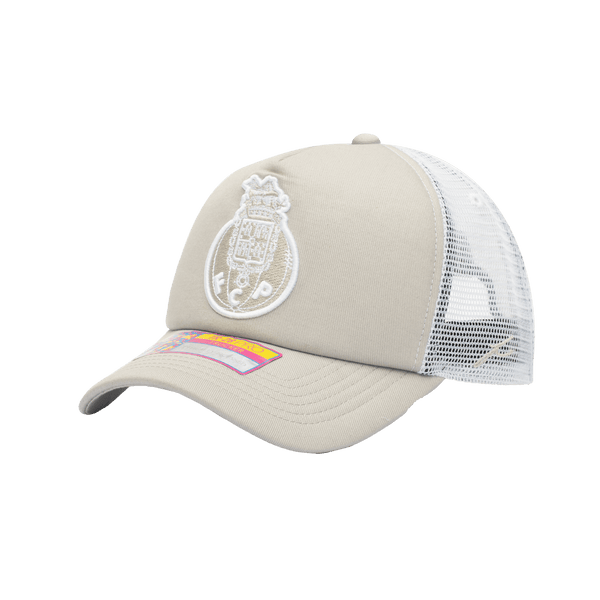 Side view of the FC Porto Fog Trucker with high structured crown, curved peak brim, mesh back, and snapback closure, in Grey/White.